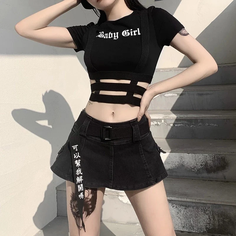 Damen Crop-Top mit einzigartigem Schriftzug und modischem Banddesign WOLFF - Image 2