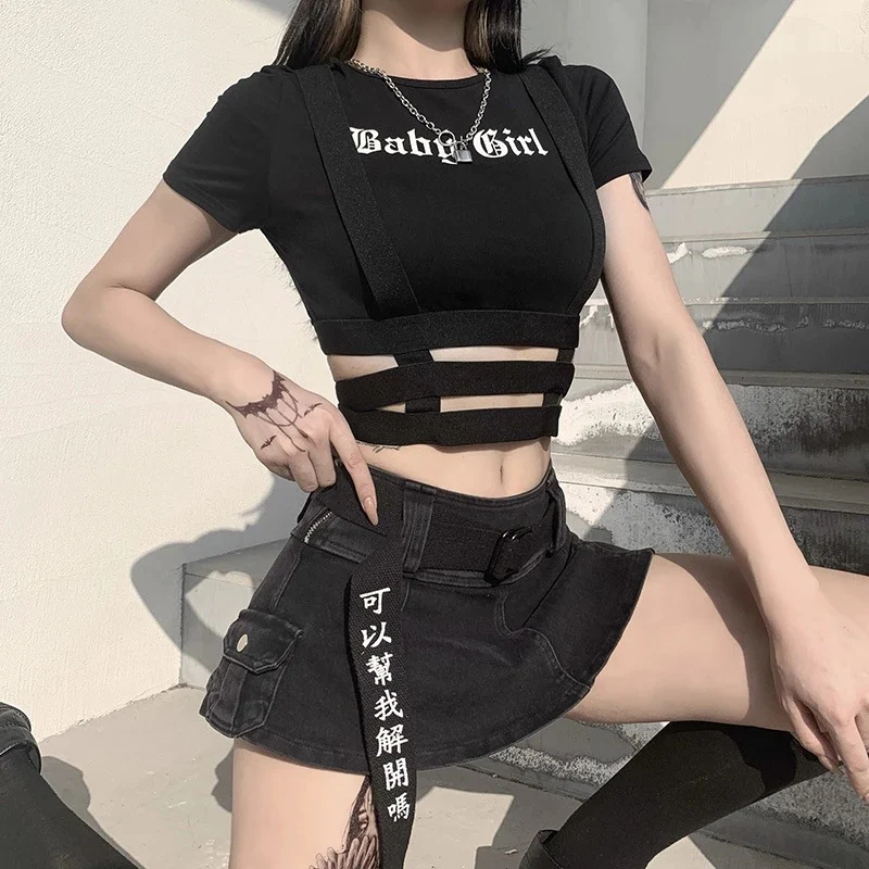 Damen Crop-Top mit einzigartigem Schriftzug und modischem Banddesign WOLFF - Image 3