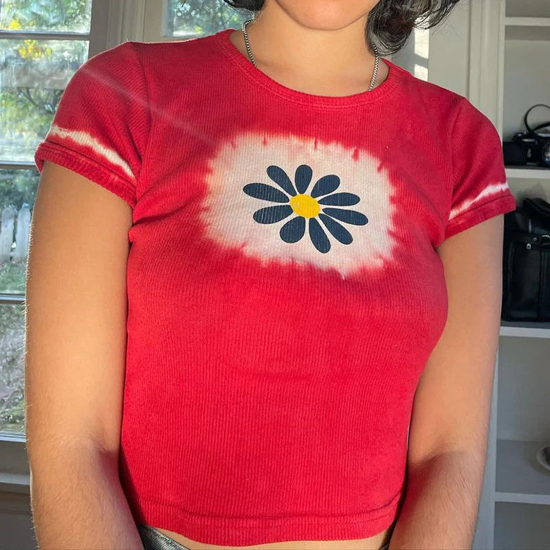 Damen Crop-Top mit floralem Design und auffälligem Farbverlauf WOLFF - Image 6