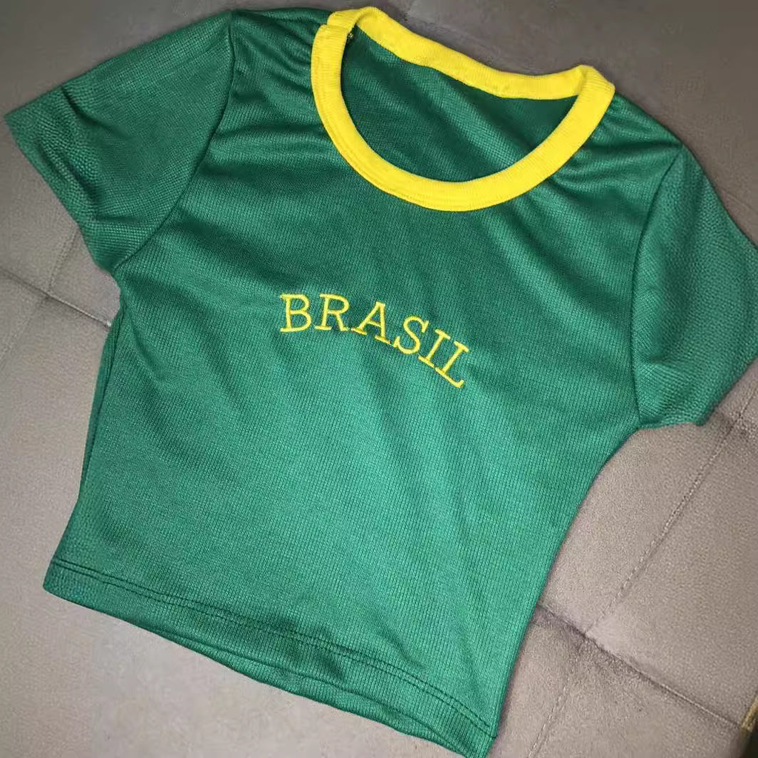 Damen Crop-Top mit kontrastierendem Rundhalsausschnitt und sportlichem Brasil-Print WOLFF - Image 2