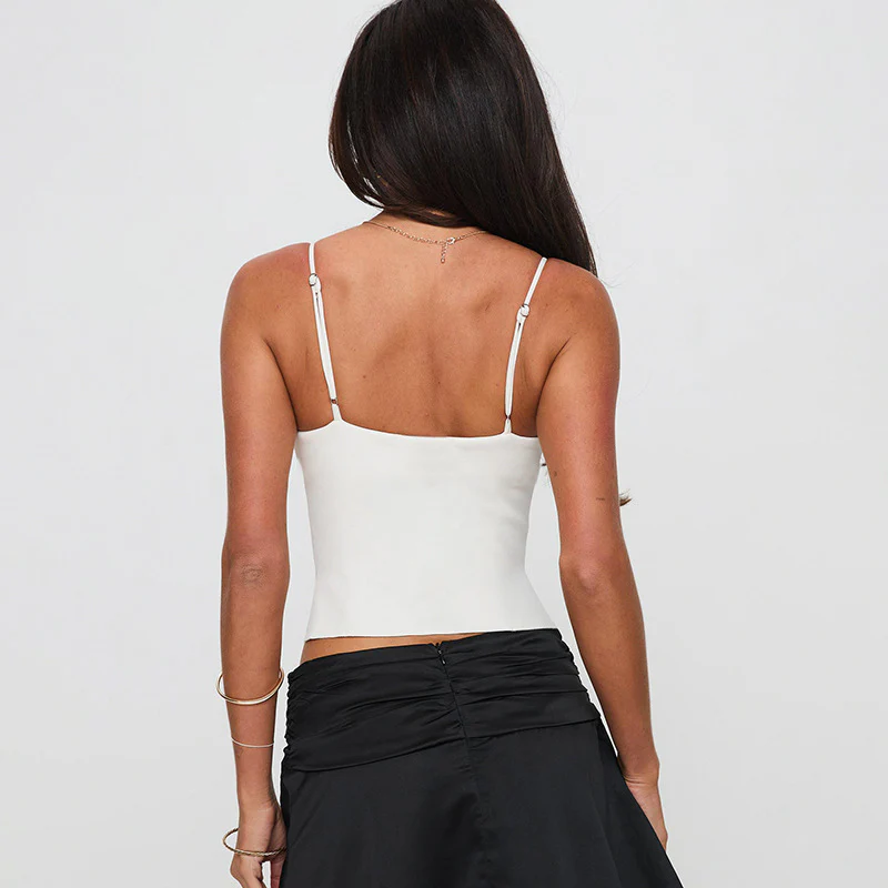 Damen Crop-Top mit raffiniertem V-Ausschnitt und Spaghettiträgern WOLFF - Image 4