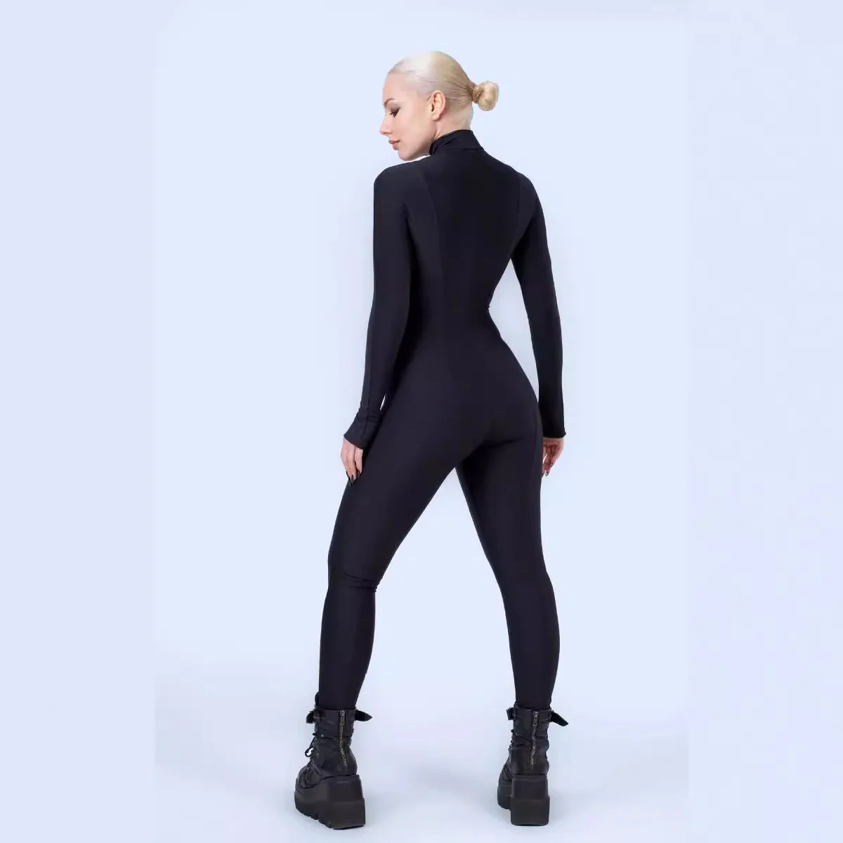 Damen eleganter Langarm-Jumpsuit mit Stehkragen und Reißverschluss WOLFF - Image 3
