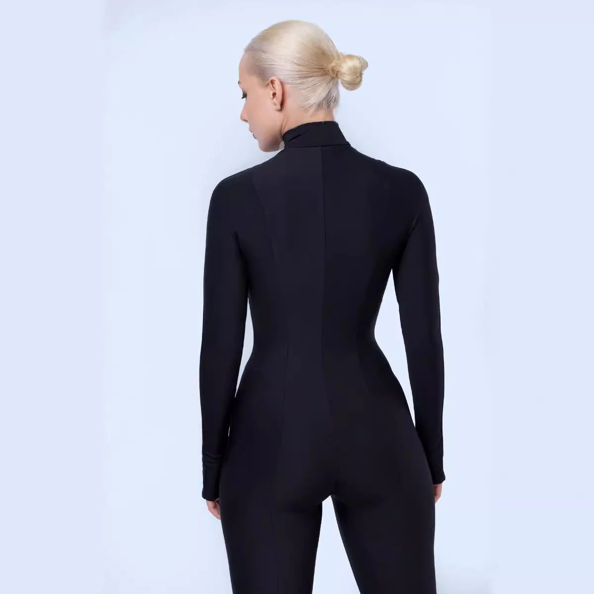 Damen eleganter Langarm-Jumpsuit mit Stehkragen und Reißverschluss WOLFF - Image 4