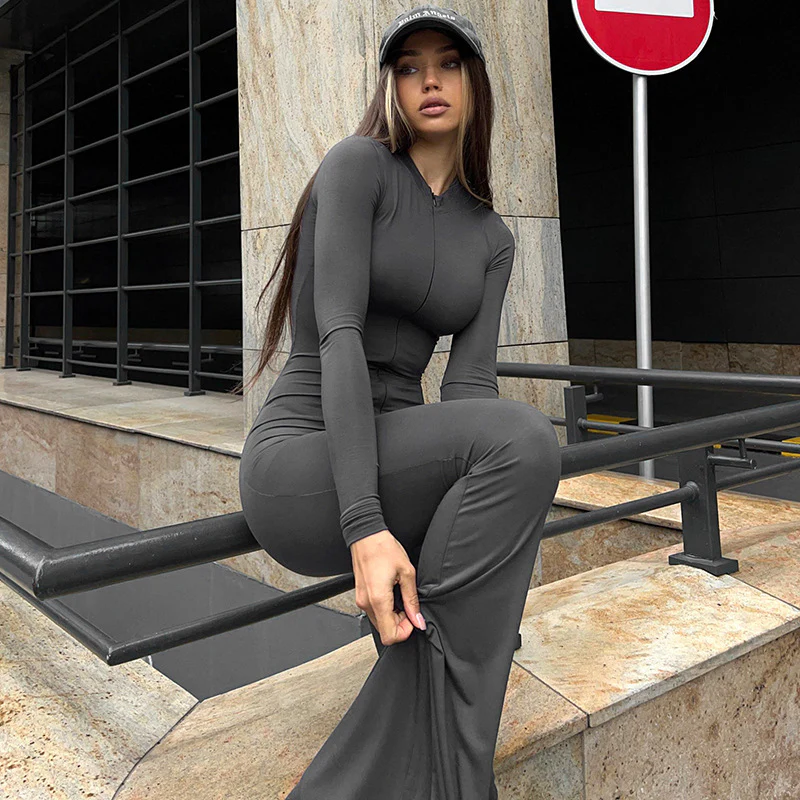 Damen Jumpsuit mit elegantem V-Ausschnitt und weitem Beinschnitt WOLFF - Image 3