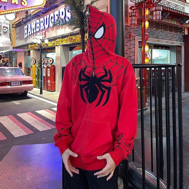 Damen Kapuzenpullover mit Spider-Man Motiv und praktischen Taschen WOLFF - Image 3