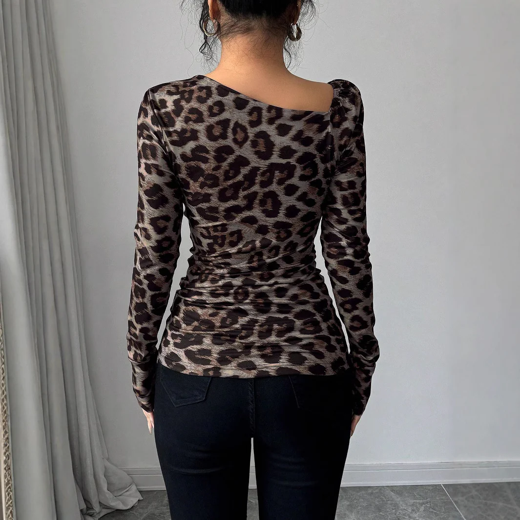 Damen Langarmshirt mit modernem Leo-Print WOLFF - Image 4