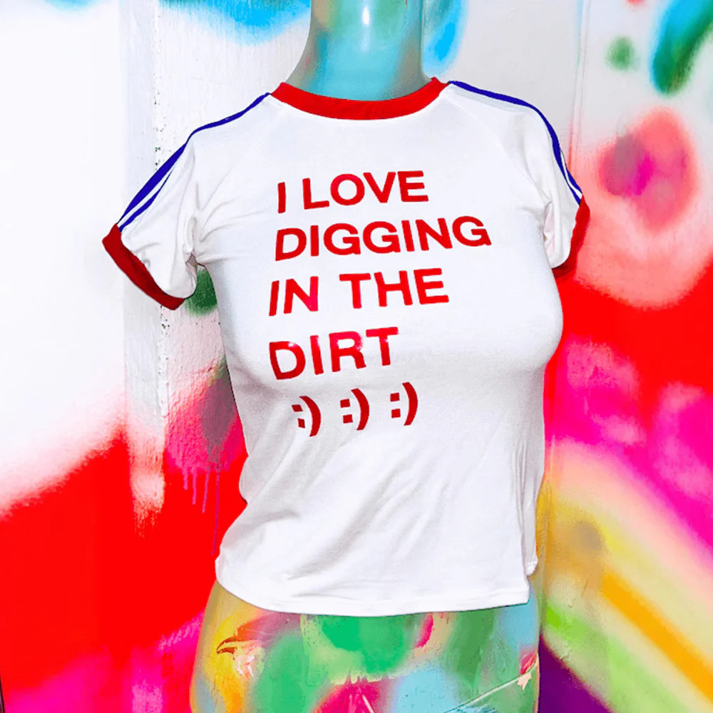 Damen lässiges T-Shirt mit kreativer Schriftzug-Design WOLFF - Image 3