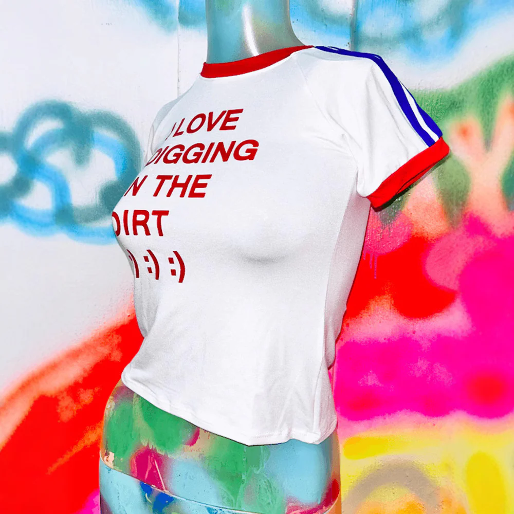 Damen lässiges T-Shirt mit kreativer Schriftzug-Design WOLFF - Image 4