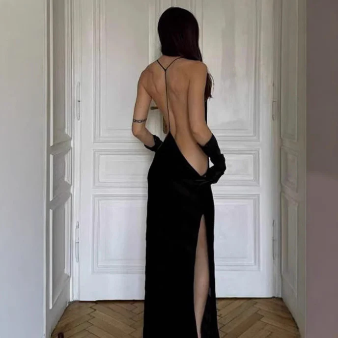 Damen Maxikleid im trendigen Streifen-Design mit tiefem V-Ausschnitt WOLFF - Image 4