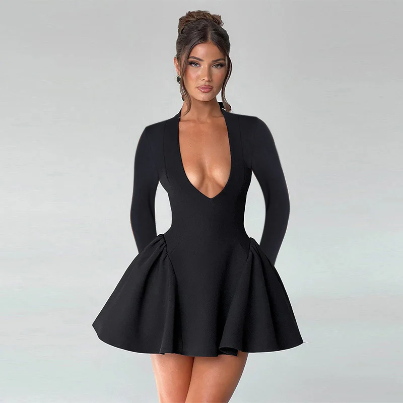 Damen Mini-Kleid mit tiefem V-Ausschnitt und schwingendem Rock WOLFF