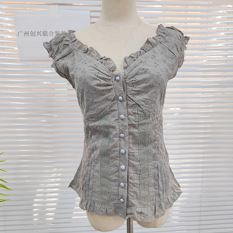 Damen Oberteil mit Rüschendetails und eleganter Knopfverzierung WOLFF - Image 6