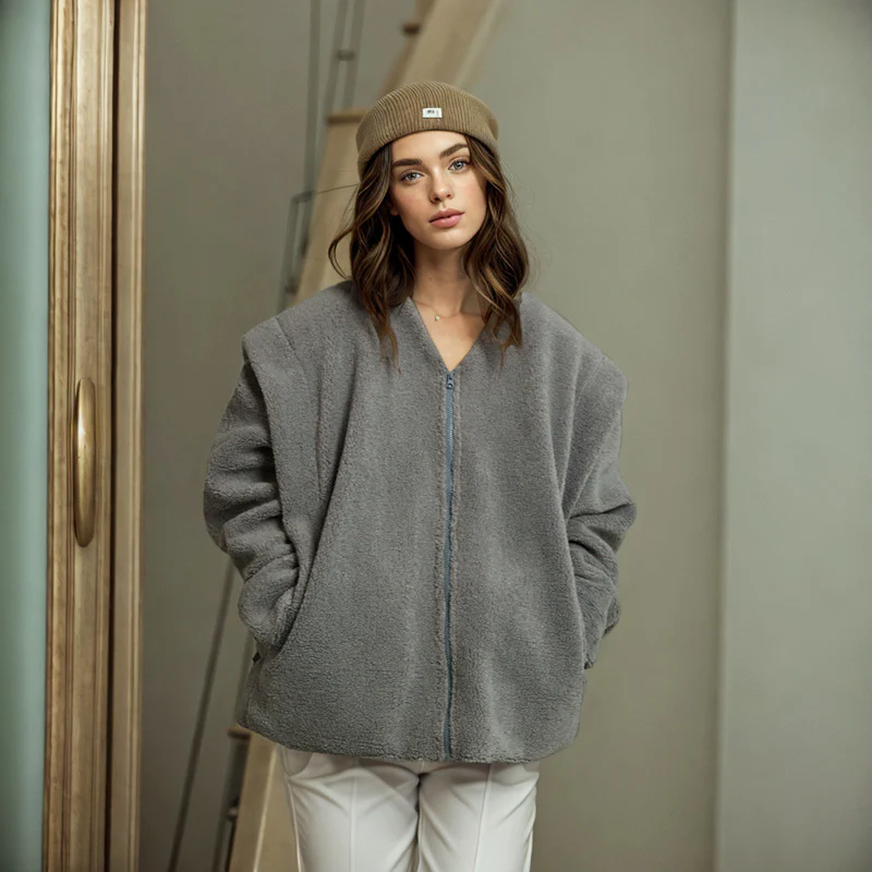 Damen Oversized Fleecejacke mit V-Ausschnitt und lässigen Taschen WOLFF - Image 6