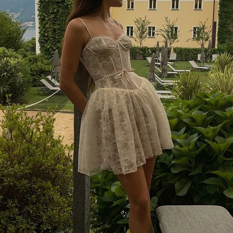 Damen Spitzenkleid mit Corsage-Design und taillierter Silhouette WOLFF - Image 3