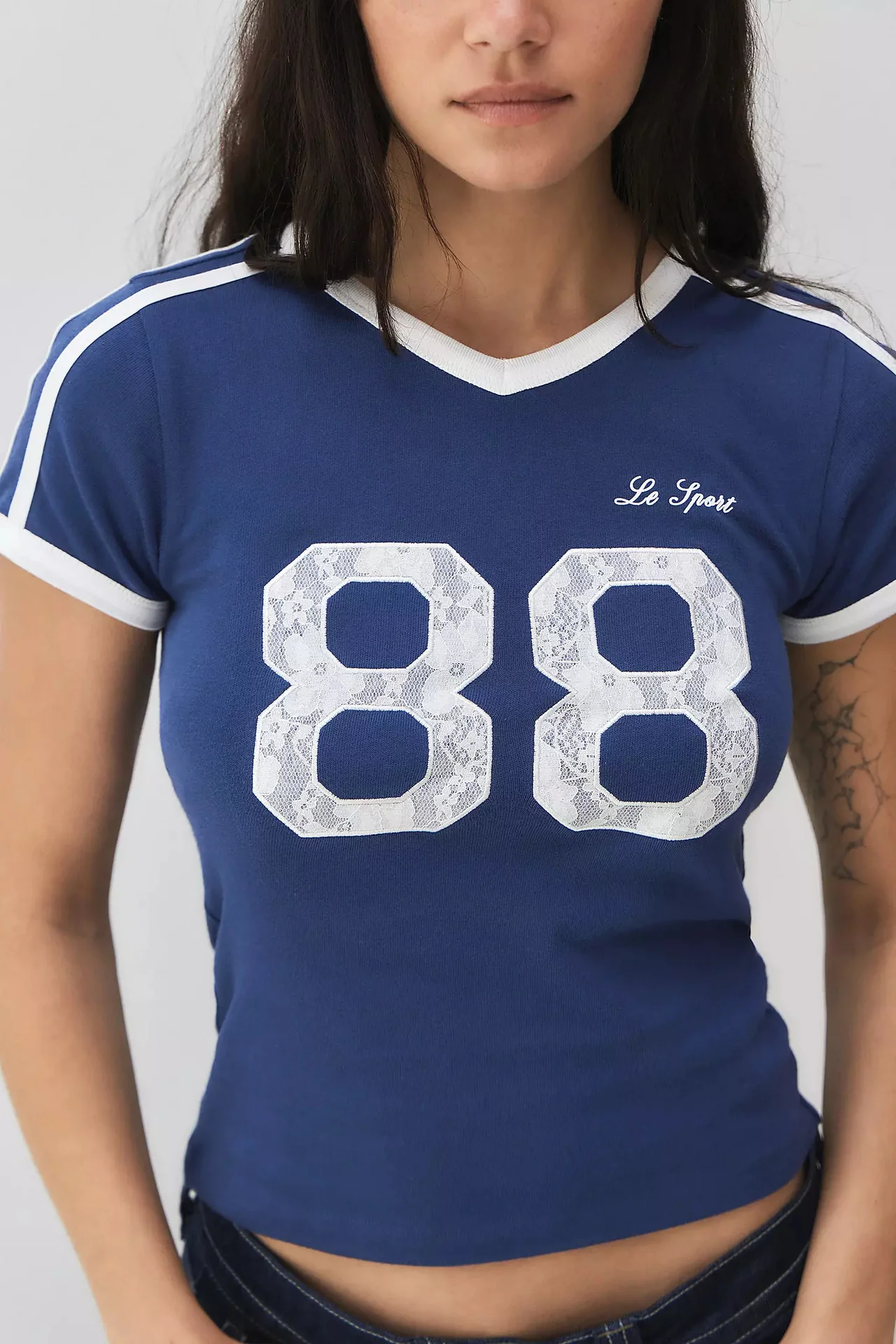 Damen sportliches Kurzarm-T-Shirt mit auffälligem Spitzenmotiv WOLFF - Image 6