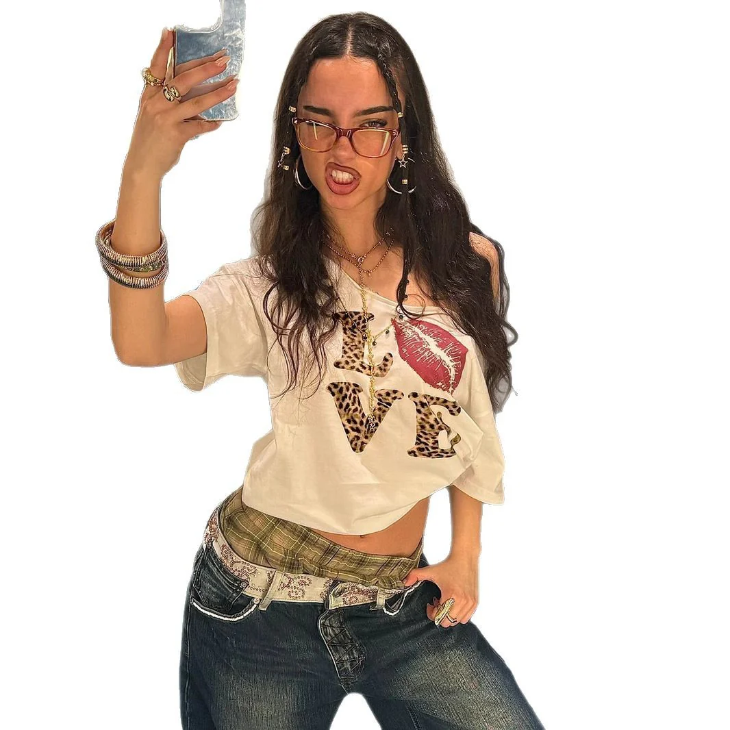 Damen T-Shirt mit kreativem Leoparden-Print und auffälligem Lippenmotiv WOLFF - Image 5